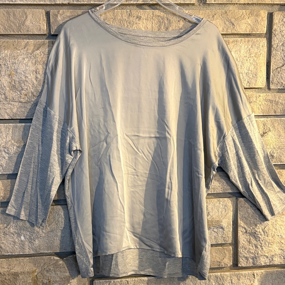 Chico's Light Gray Long Sleeve Top